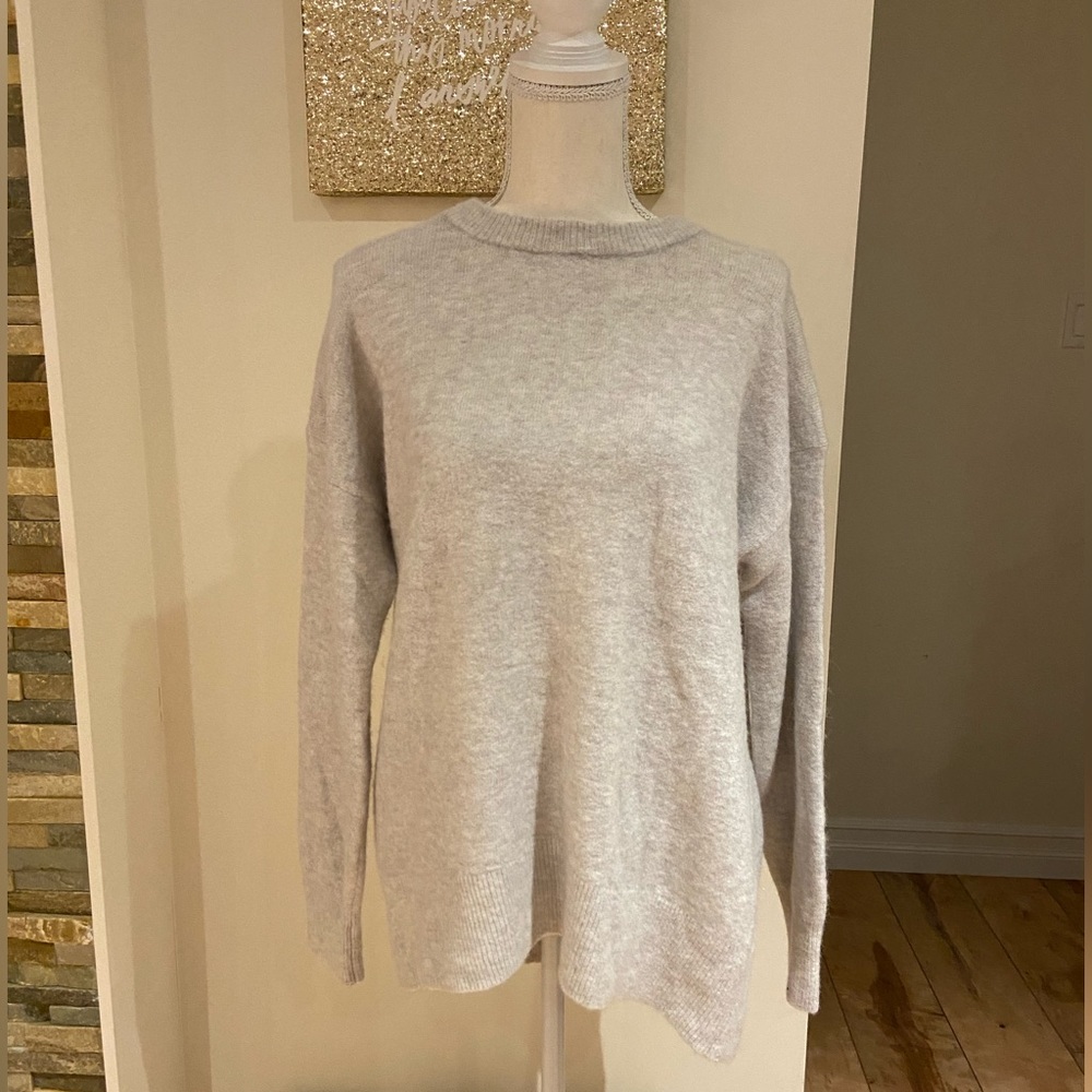 Babaton / Aritizia Light Gray Crewneck Wool Blend Sweater
